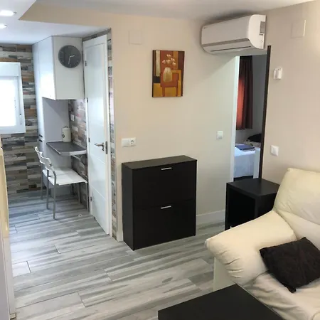 Apartamento Cerca De La Playa Victoria De Apartment *