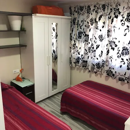 Cerca De La Playa Victoria De Apartman Cádiz
