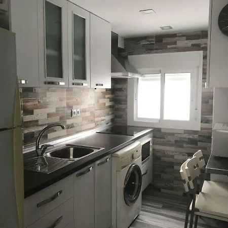 Apartamento Cerca De La Playa Victoria De *